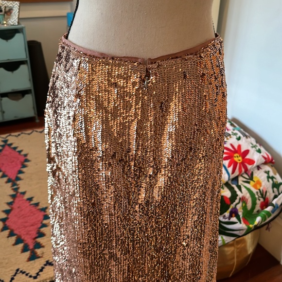 Jcrew sequin skirt in pinkish rose gold, size 2 - Picture 3 of 9